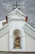 Socha Panny Márie nad vchodom do Čierneho kláštora