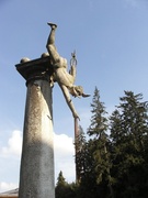 Socha Merkúra Pinnelova nemocnica.jpg