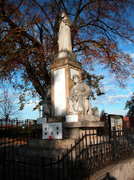 pomník 1. a 2. sv.1.jpg